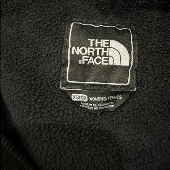 North face jacket with hoodie size XS - Picture 2 of 2